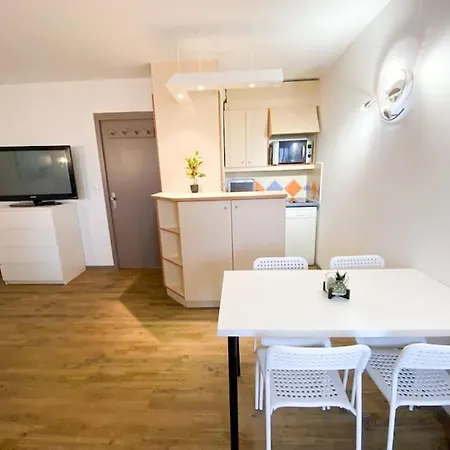 Апартаменты Azur- 4 Pers Hyper Centre - A 2 Mn A Pied - Terrasse