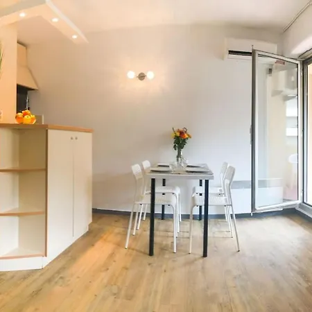 Апартаменты Azur- 4 Pers Hyper Centre - A 2 Mn A Pied - Terrasse *
